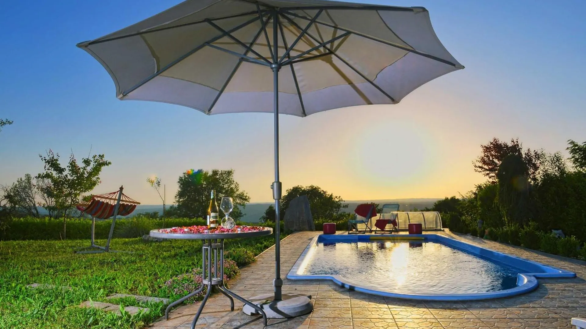 Apartment Daria With Private Pool Labin  Croatie